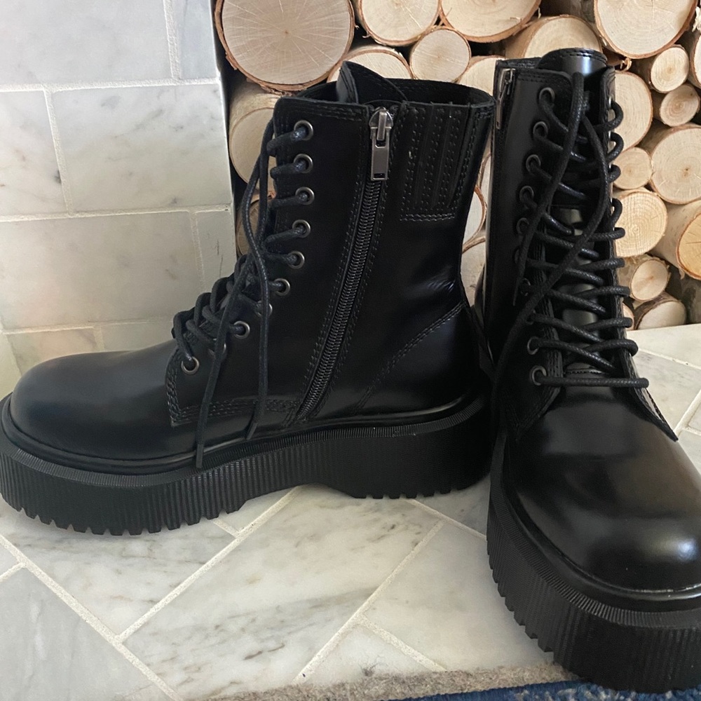 NEW Jeffrey Campbell Sopas platform combat boots